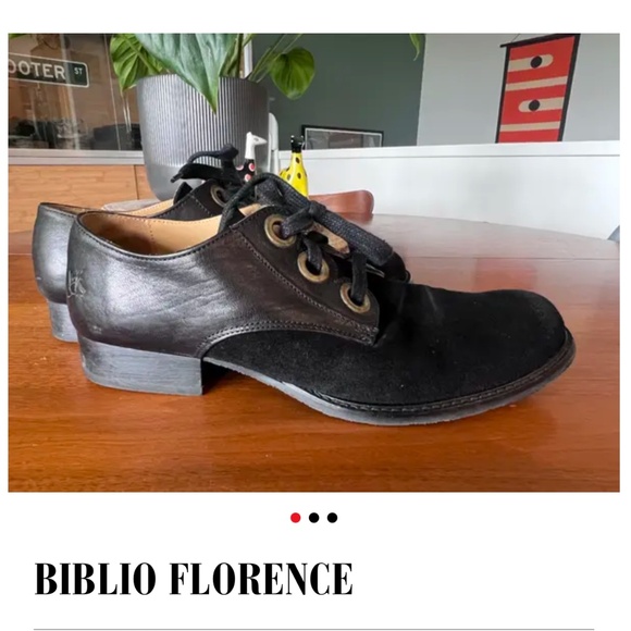 John Fluevog Shoes - John Fluevog Biblio Florence Ribbon Lace Up shoes womens 10 / mens 8